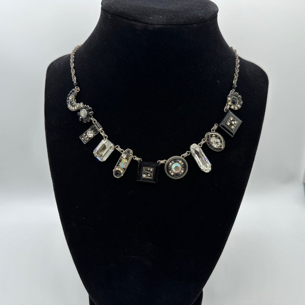 LA DOLCE VITA OBLONG CRYSTAL -BLACK & WHITE - Picture 2 of 3